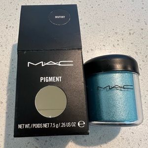 MAC Pigment in Mutiny loose powder eye shadow/pigment BNIB 💙 new 💙